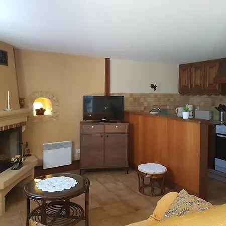Maison Conviviale A Avec Jardin Et Jeux De Plein Air - Fr-1-616-440 * Proissans